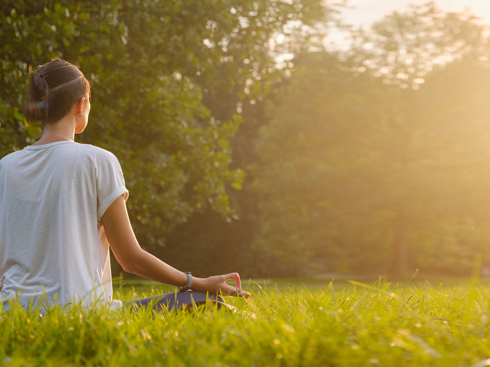 Escuela-Internacional-de-Yoga-retiro-meditacion-01